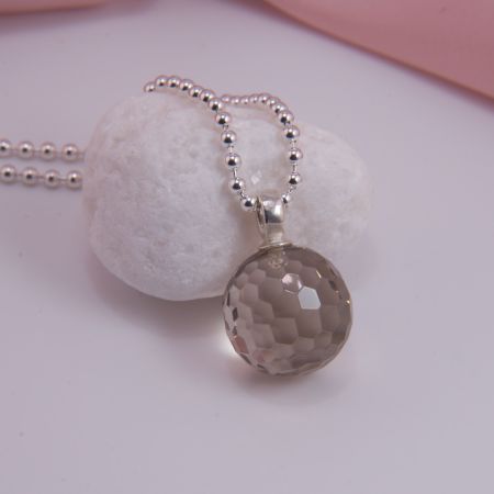 Anhänger Rauchquarz Kugel facettiert hellbraun